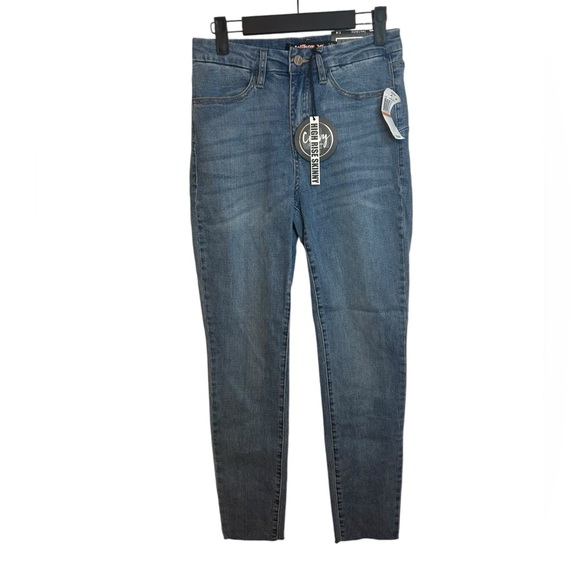 NWT Dollhouse Curvy Raw Hem High Rise Skinny Jeans - Picture 1 of 4